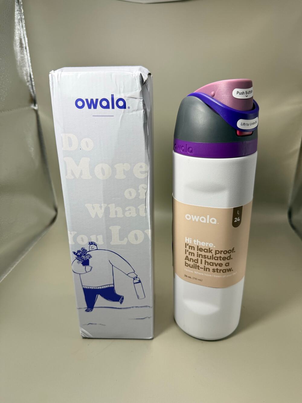 Owala FreeSip 24 oz stainless steel water bottle. 24 ounces. Leak-proof design.